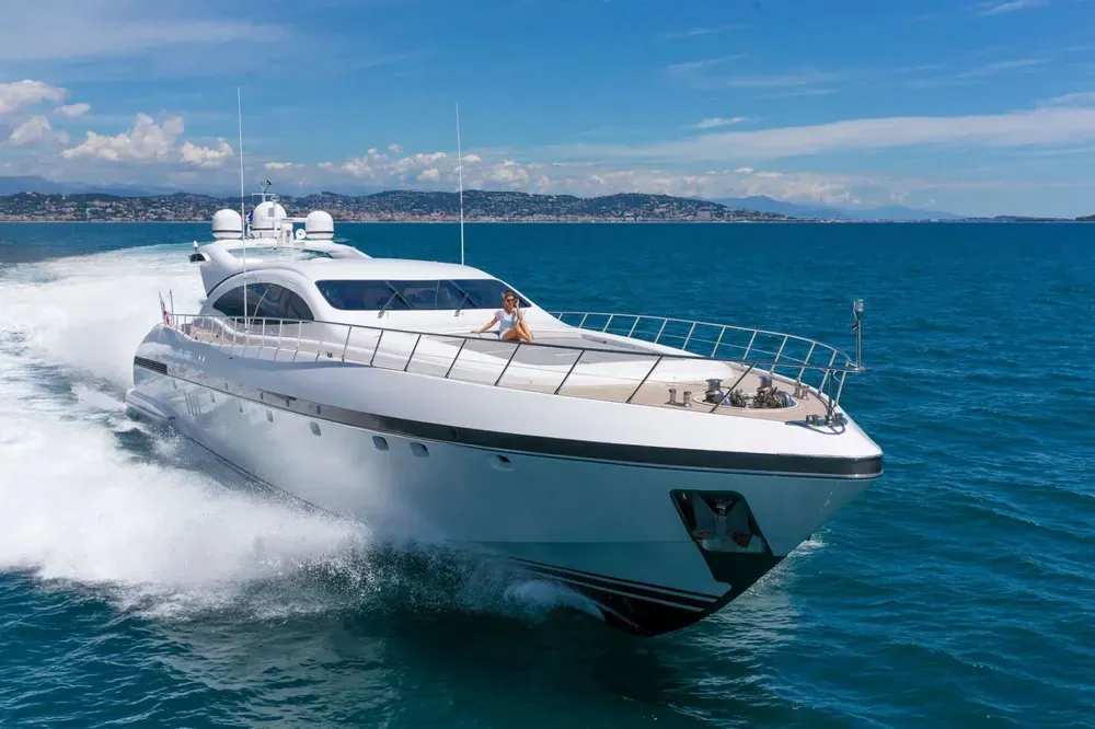 Mangusta 108 yacht ‘lady b’